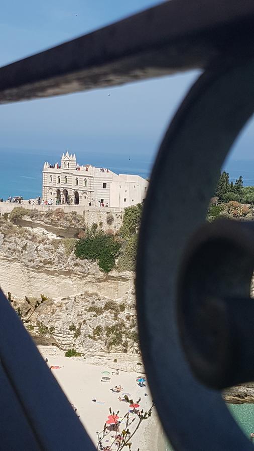 Bed and Breakfast Chez Moi Tropea Centro Exterior foto